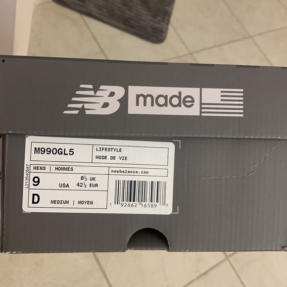 I’m selling my 1x worn Made in America new balance sneakers - Picture 5 of 5